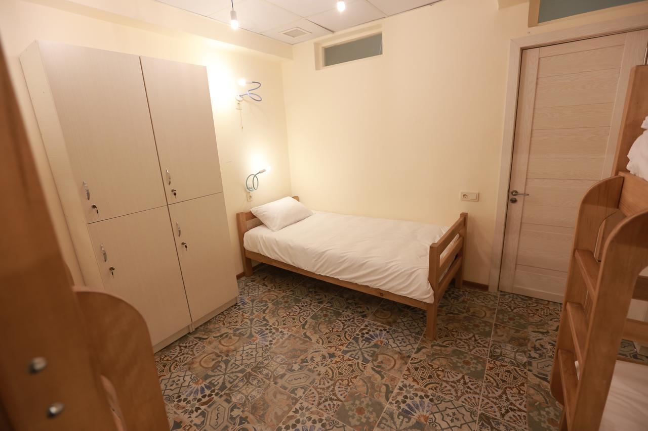 Midtown Hotel & Hostel Тбилиси Екстериор снимка