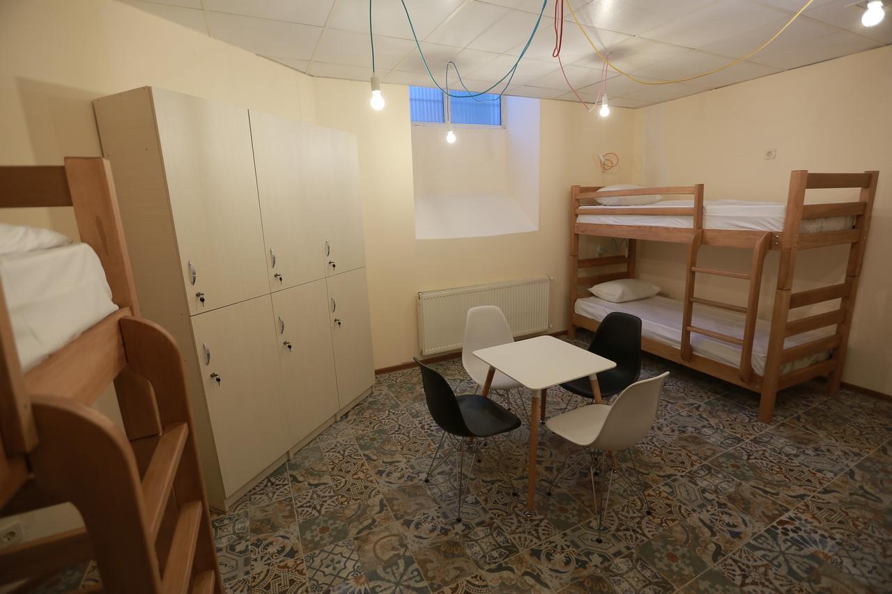 Midtown Hotel & Hostel Тбилиси Екстериор снимка