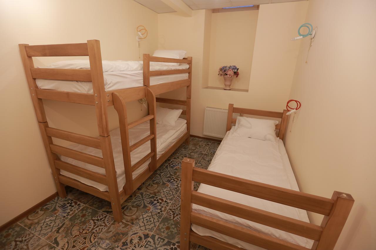 Midtown Hotel & Hostel Тбилиси Екстериор снимка