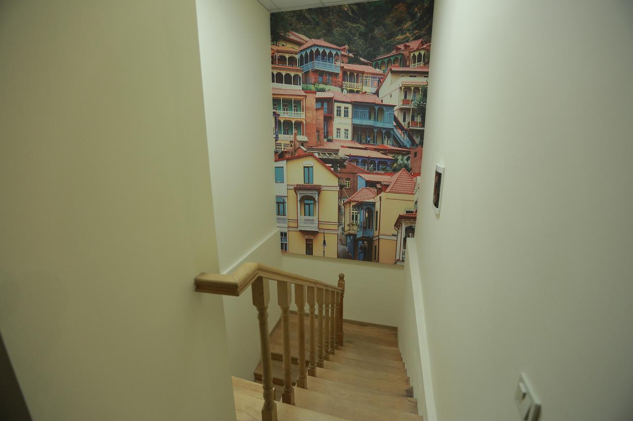 Midtown Hotel & Hostel Тбилиси Екстериор снимка