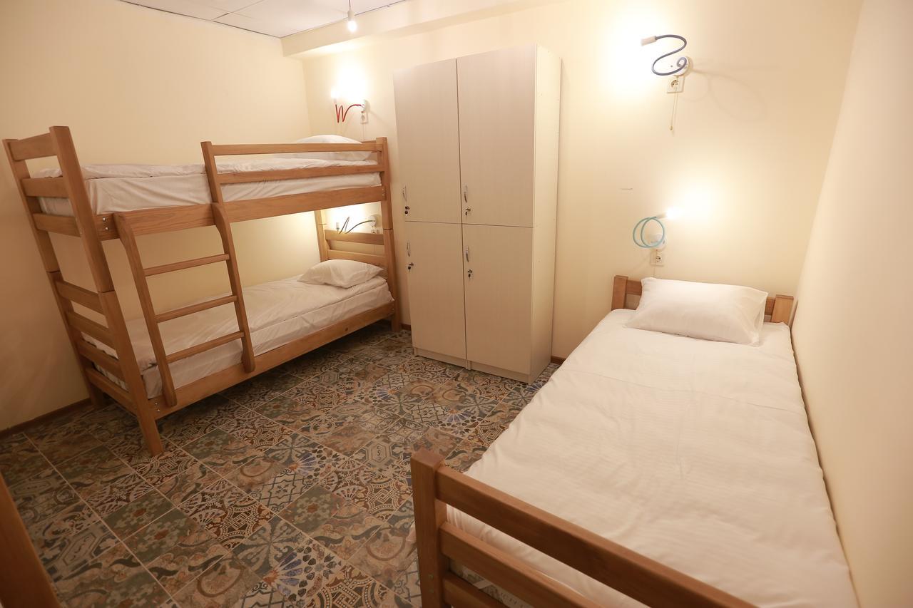 Midtown Hotel & Hostel Тбилиси Екстериор снимка