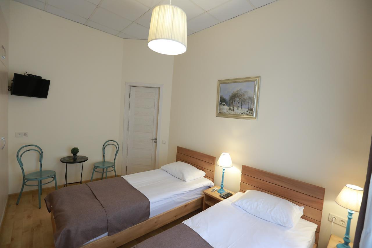 Midtown Hotel & Hostel Тбилиси Екстериор снимка